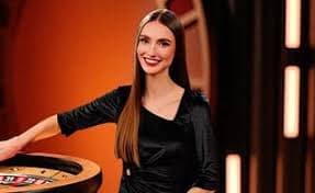 Antarmuka live dealer kasino pada aplikasi mobile jacpot108 dengan streaming HD dari studio baccarat